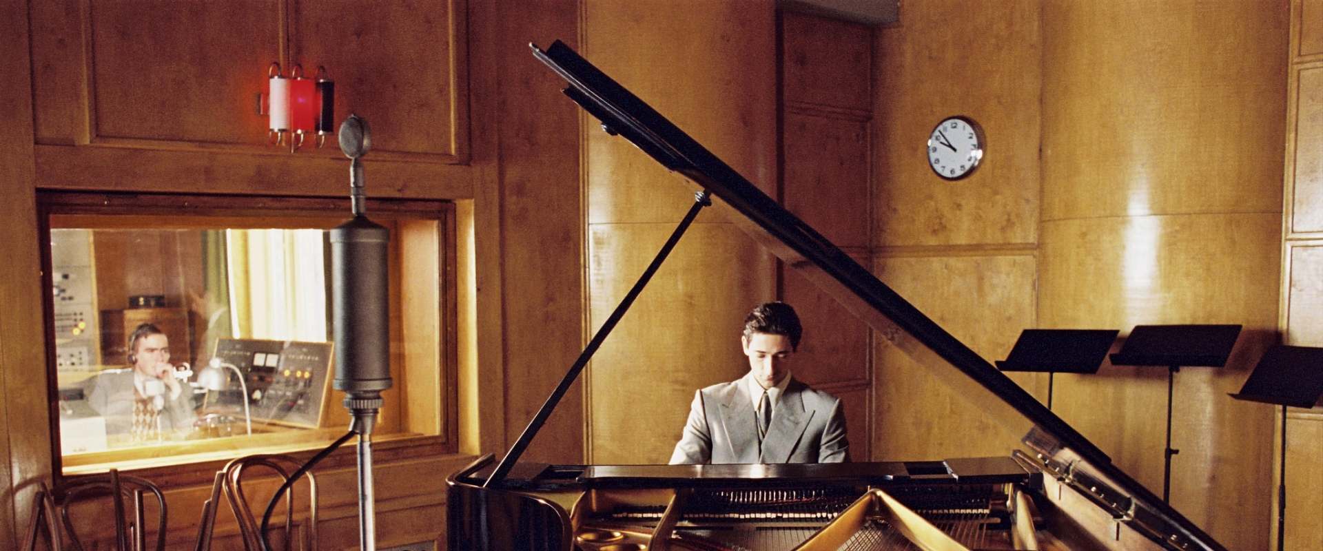 The Pianist background 2