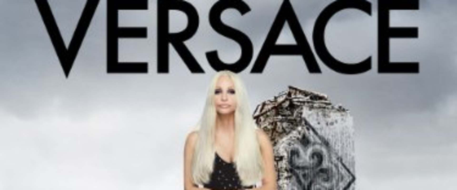 House of Versace background 1