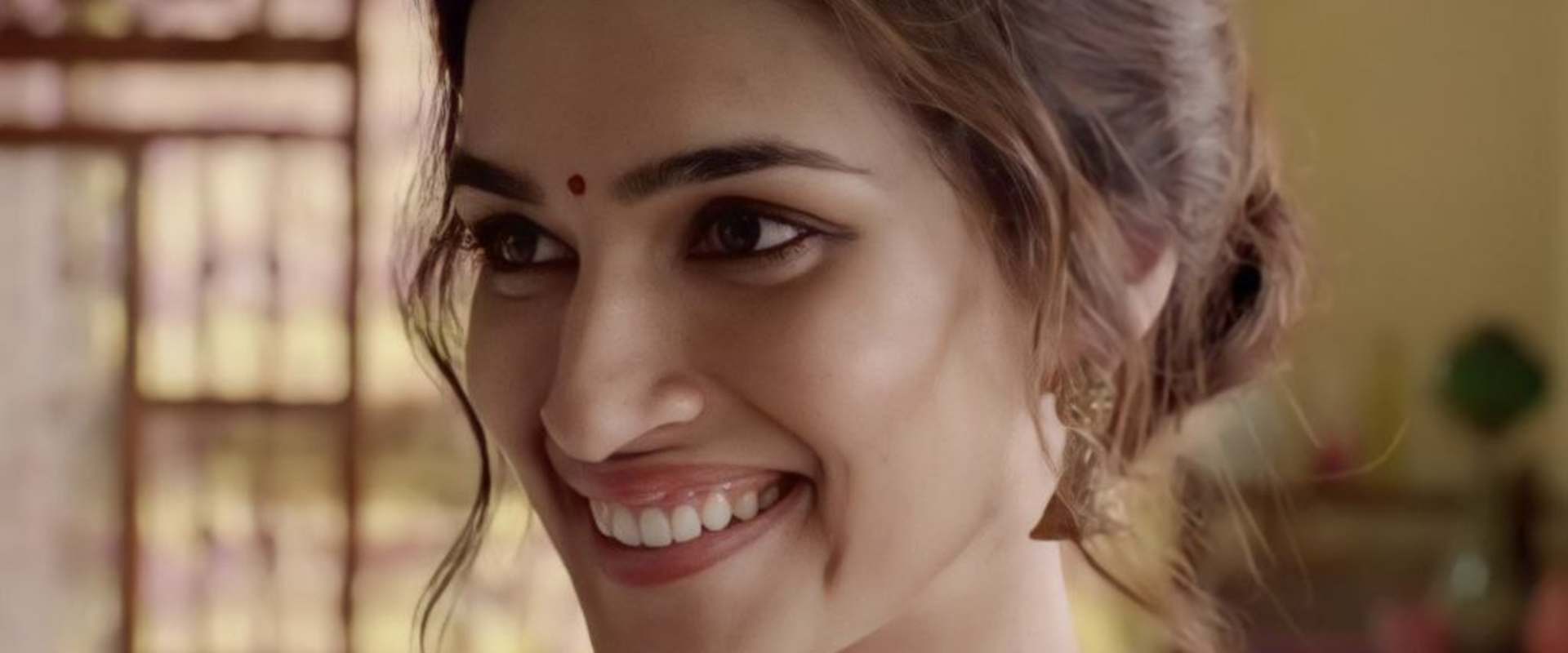 Luka Chuppi background 2