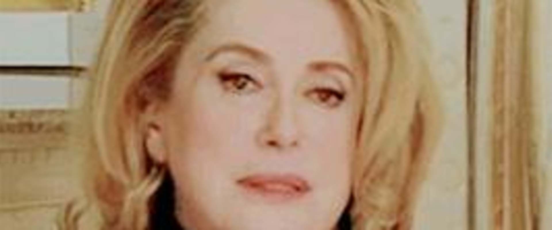 Catherine Deneuve, belle et bien là background 1