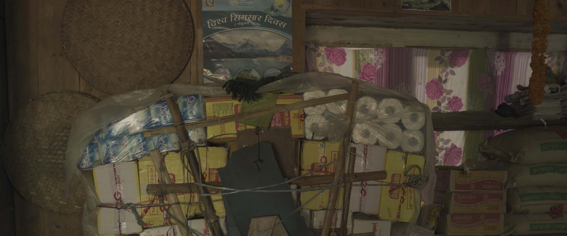 The Porter: The Untold Story at Everest background 2