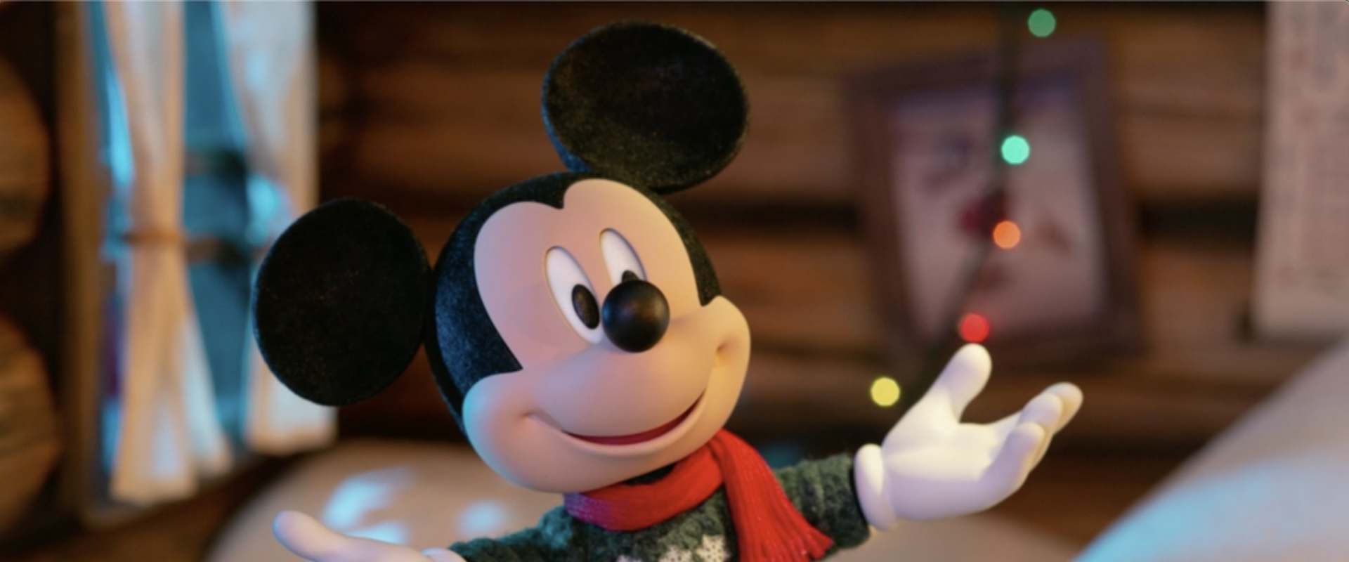 Mickey Saves Christmas background 1
