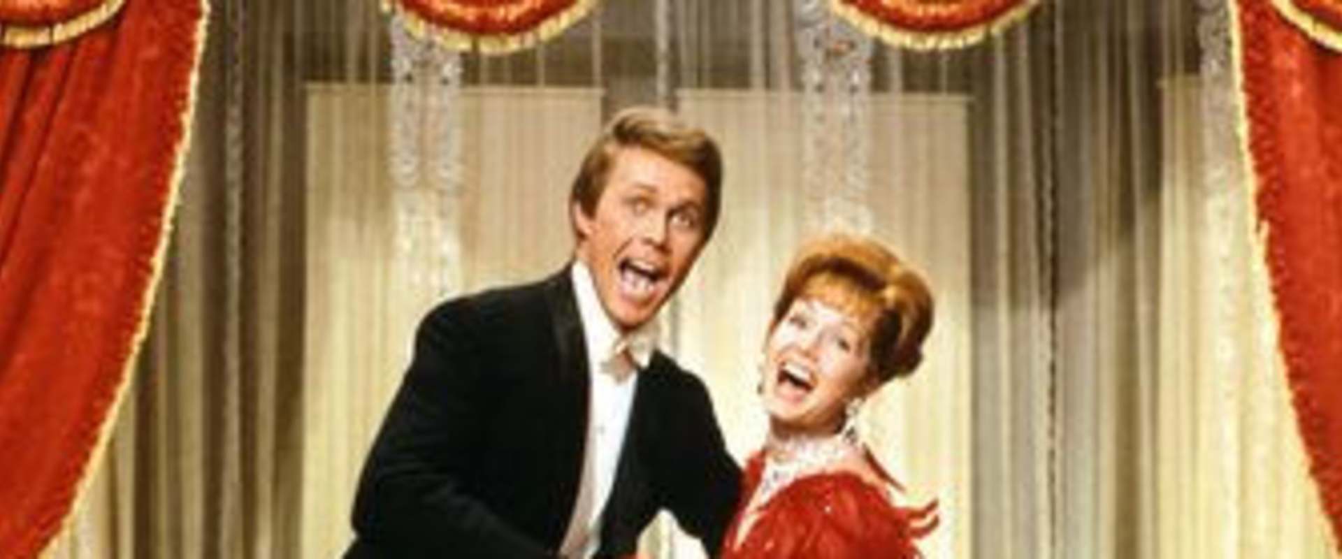 The Unsinkable Molly Brown background 2