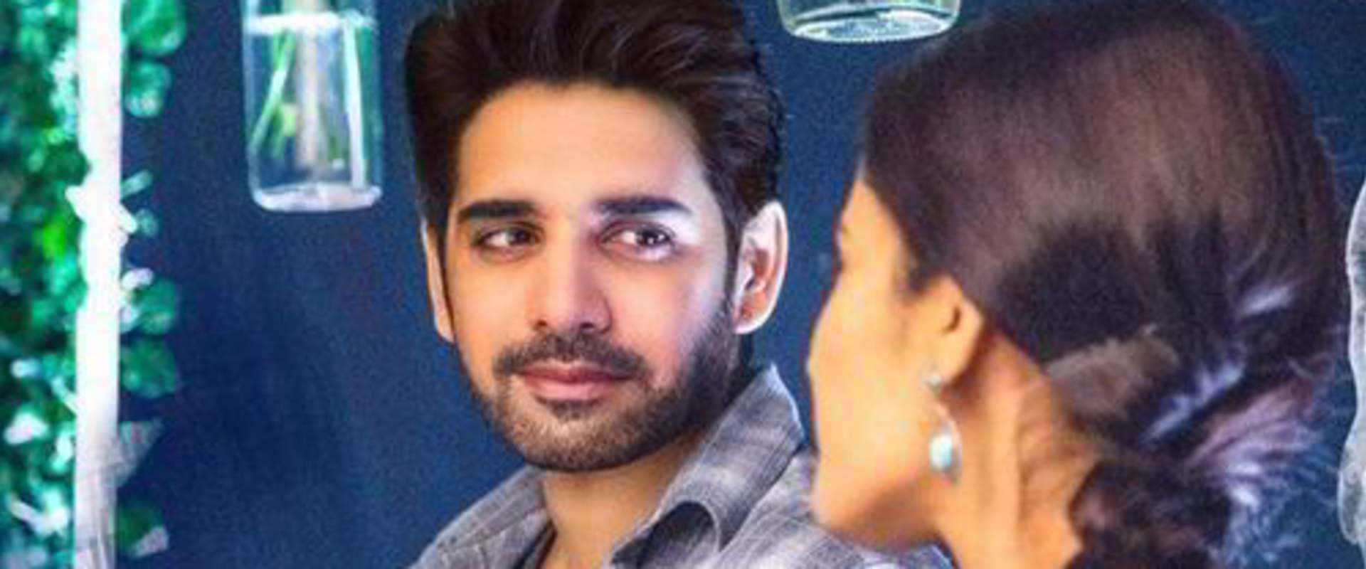 Chi La Sow background 2