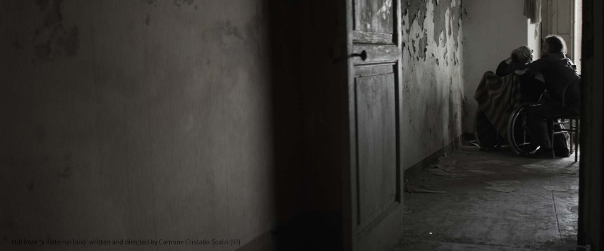 A volte nel buio (Sometimes in the dark) background 1