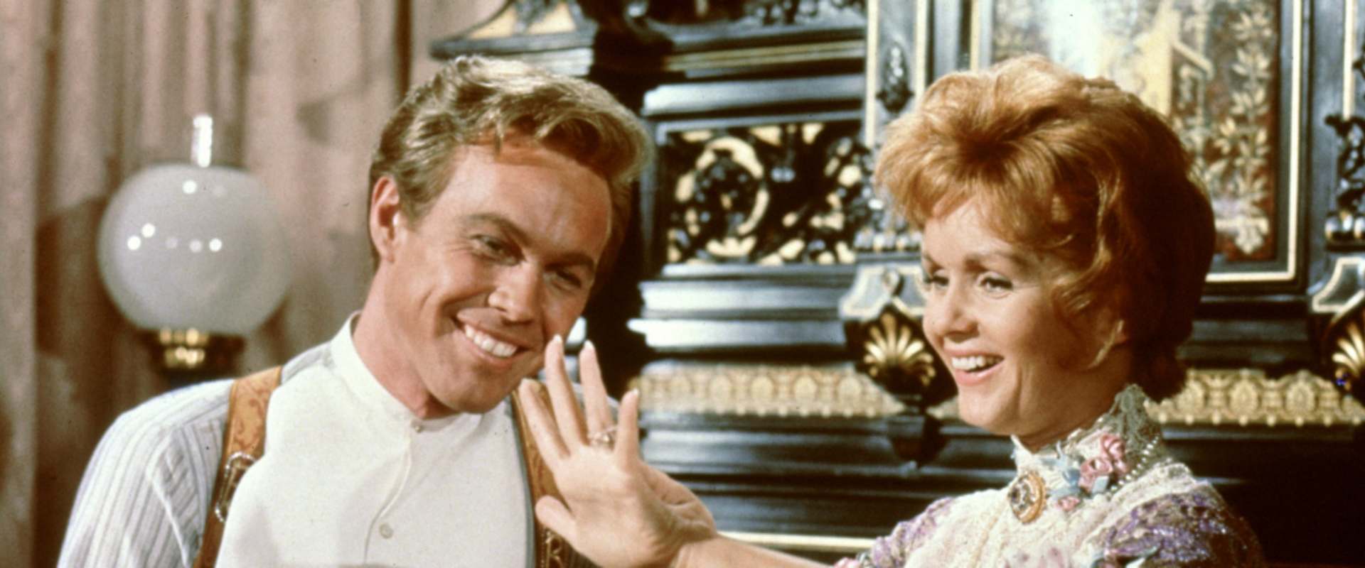 The Unsinkable Molly Brown background 1