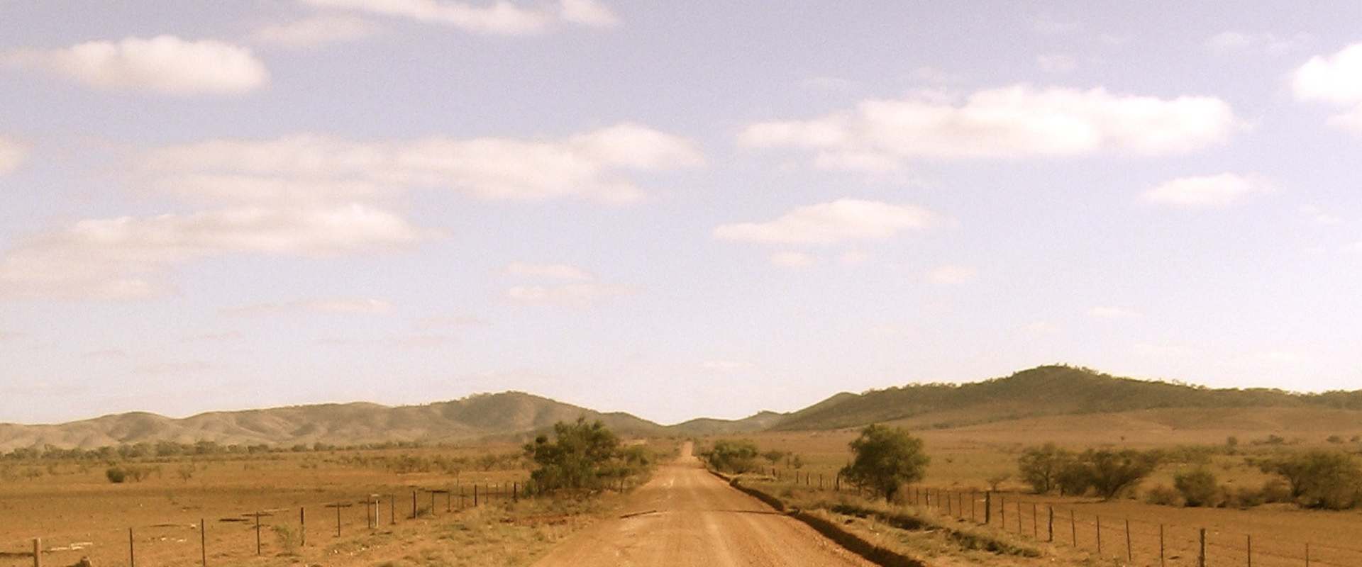 How NOT to Make a Horror Film background 1