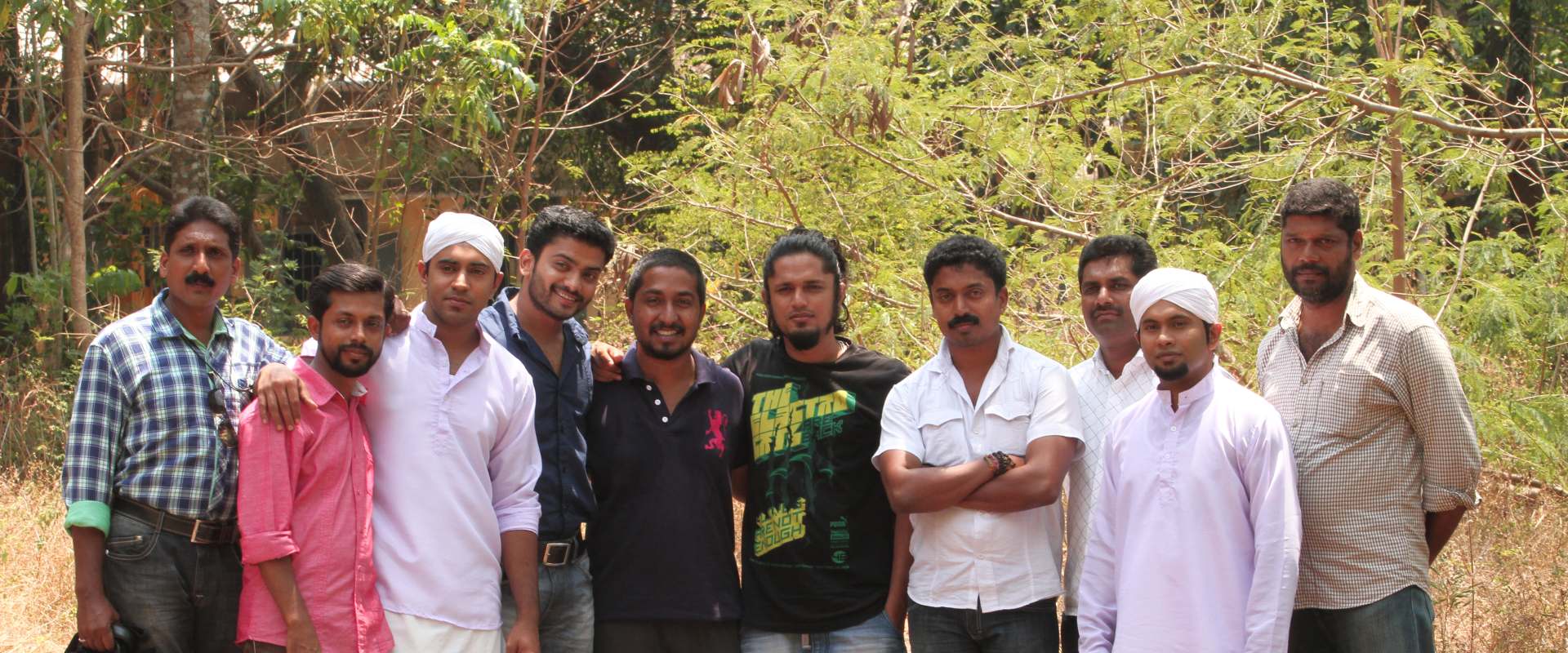 Thattathin Marayathu background 1