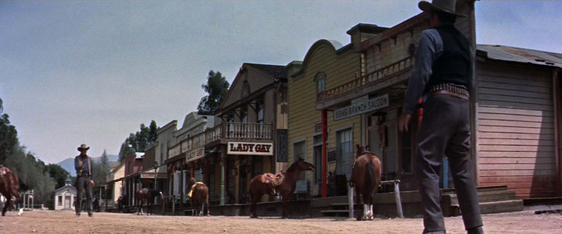 The Gunfight at Dodge City background 1