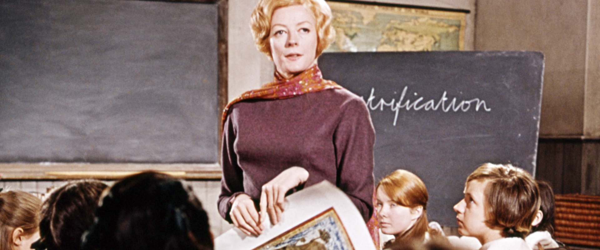 The Prime of Miss Jean Brodie background 1