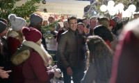 Merry & Bright Movie Still 6